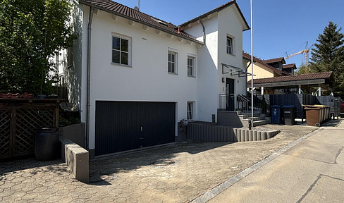2 Apartments + Office in a rural location | Suitable for multi-generational living and combining living and working.