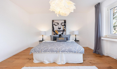 Walking distance to Königsallee - Newly renovated 4-room apartment.