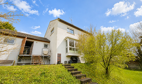 Detached single-family house with guaranteed right of residence in a desirable residential area of Nürtingen.