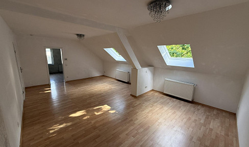 2,5 Zimmer Dachgeschoss-Wohnung in Krefeld-Fischeln - Küche inklusive