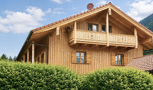 Hochwertige Landhaushälfte im Alpenidyll am Schliersee