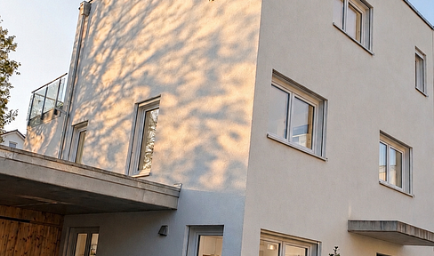 Neuwertige, energieeffiziente Doppelhaushälfte mit Dachterrasse nahe Basel | provisionsfrei