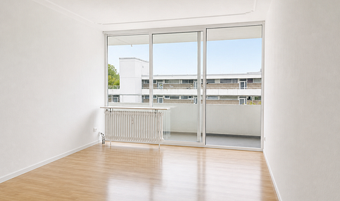 Arrive. Relax. Feel at home. 3-room apartment with balcony. Located at Nußbaumallee 4.
