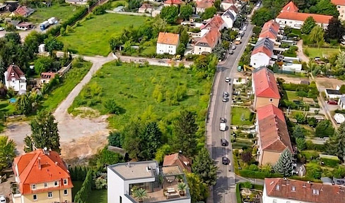 Building plot, free of encumbrances | 680 m² | Potential for up to 3 stories + attic.