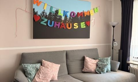 Helle 3-Zimmer-Wohnung mit Südost-Balkon, TG-Stellplatz in Bahnhofsnähe in Esting