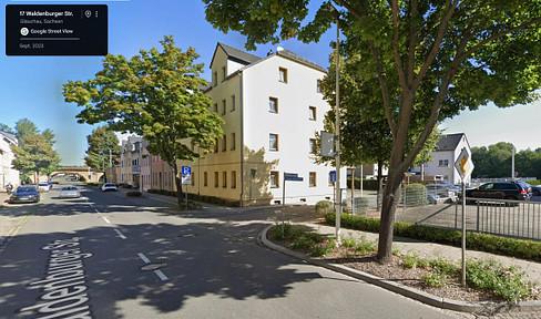 großzügige und gemütliche 2 Zimmer Dachgeschoss Wohnung