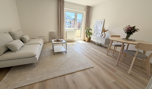 Urban Living in Nippes - High-Quality, Modernized 2-Room Apartment with Balcony.