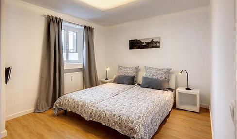 Attractive apartment in a historic building, featuring 3 rooms.
