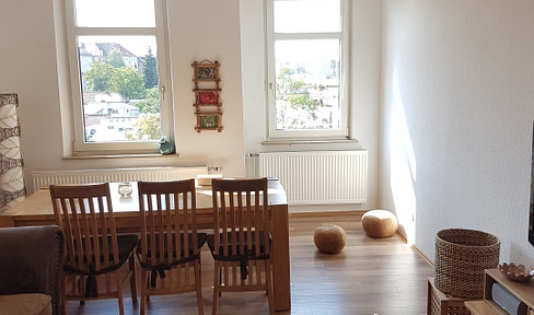 Commission-free: A charming, romantic, and beautiful 3-room apartment, directly adjacent to the Wöhrder Wiese park.