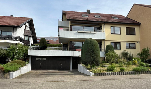 Well-maintained three-family house in a prime location in Schwaikheim.