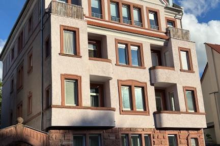 Exklusive, helle 2 1/2 Zimmer-Dachgeschosswohnung Stadtmitte Aschaffenburg mit Balkon - Nähe Main