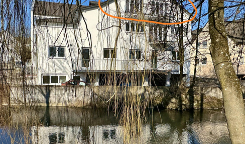 Dachgeschoßwohnung mit Balkon, Blick ins Grüne, Erstbezug nach Sanierung