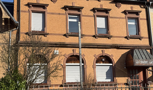 Renovierte Vierzimmerwohnung mit Zwei Bäder und Küche