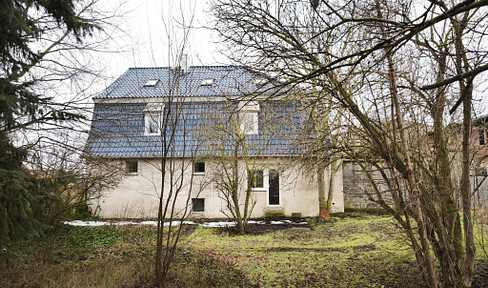 Herrschaftliches EFH im Grünen von Bernburg ohne Denkmalschutz, San.-Bedarf