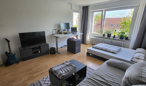 Sunny 2-room apartment with fitted kitchen, balcony, and excellent location in the north of Pforzheim, near Wartberg.