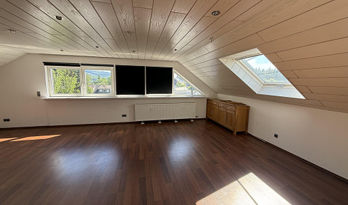 Immediately available 3-room penthouse apartment with 85 square meters and a beautiful view.