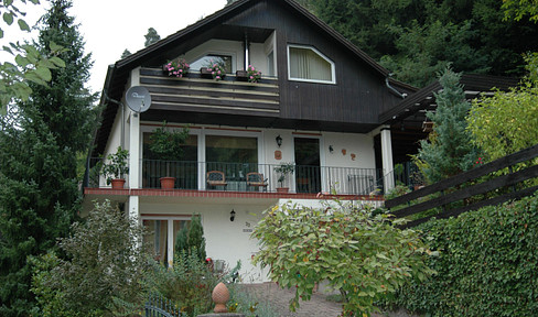 TRAUMHAFTES FREISTEHENDES EINFAMILIENHAUS MIT POTENTIAL FÜR DIE GROSSE FAMILIE