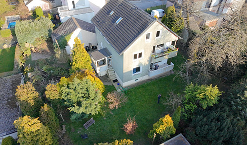 5.5-room apartment on an upper floor in Bochum, with 140 square meters.