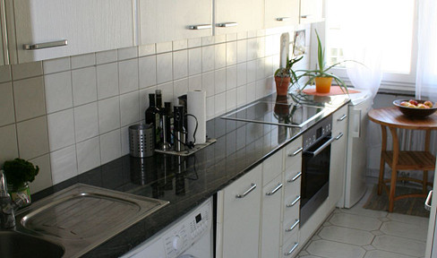 Centrally located, near the lake, and very well-maintained 2-room apartment in a prime location.