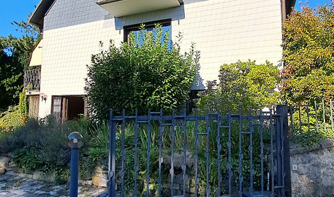 Schönes Einfamilienhaus mit 5 Garagen in Stolbergs Altstadt