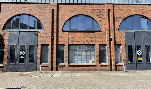 Warehouse and office space available in the "Schanze" area, with vehicular access.