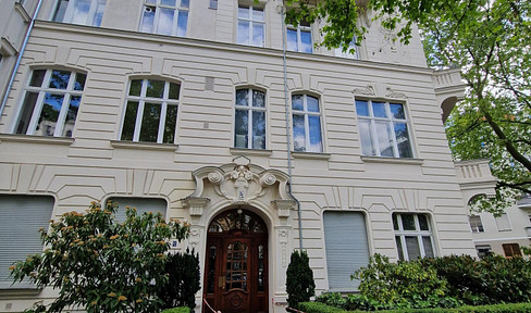 Bestlage Charlottenburg: Kernsanierte Altbauwohnung Nähe Kudamm