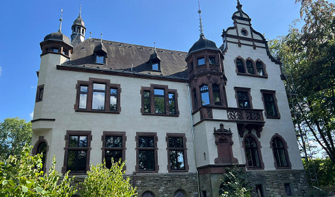 Stilvolle Bürofläche in denkmalgeschützter Jugendstilvilla – repräsentativ & außergewöhnlich