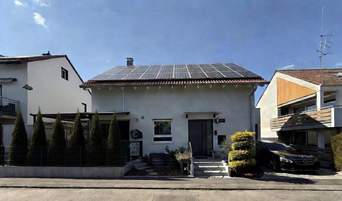 FEE-FREE! Modern, energy-efficient house (KfW70 standard) with solar panels and a heat pump, located in Heilbronn.