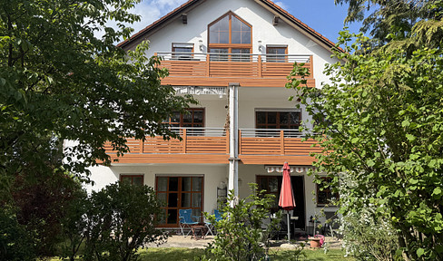 Großzügige und helle 4 Zimmer Dachgeschoss Wohnung