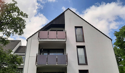 Apartment in the attic of a building in Düsseldorf-Hellerhof, being sold through a bidding process.
