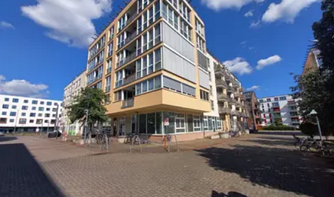 Zauberhafte 2-Zimmer-Wohnung, direkt an der Spree, gehobene Innenausstattung mit Balkon