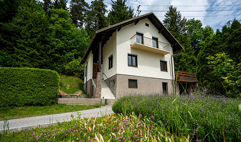 *Detached house, "***Family Happiness***," in a sunny and peaceful location.*
