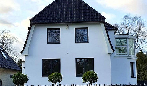 Romantisch-luxuriöses Stadthaus von 1928 – Südgarten, Teehaus & Ateliergarage