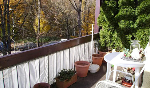 Bright, quiet 4-room penthouse apartment with a balcony in the Sonnenpark area – Bogenhausen.