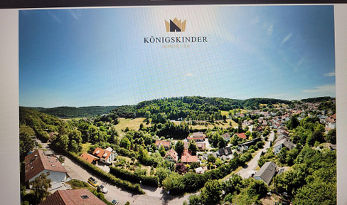 3-room apartment, newly renovated and energetically upgraded in 2016, with a sunny location and beautiful views.