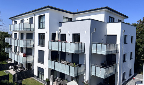 Beautiful 3-room apartment with a balcony in a new building.