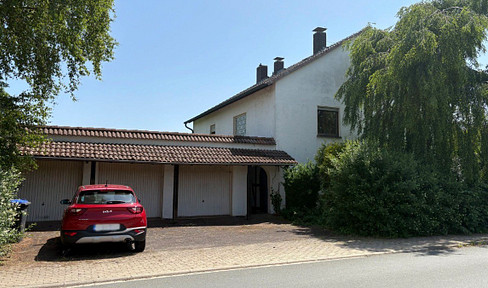 Großzügiges Zweifamilienhaus in Vöhl sucht neue Eigentümer! Keine Käuferprovision