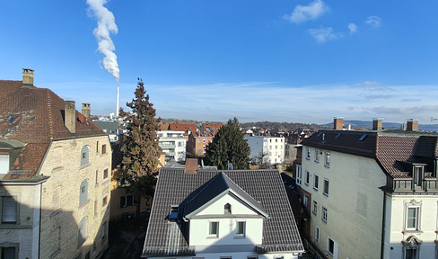 Lichtdurchflutete 3-Zimmer-Dachgeschosswohnung mit traumhaftem Ausblick – Erstbezug nach hochwertige