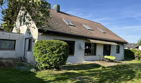 Detached house in Kuppingen – 731 square meters, central location.