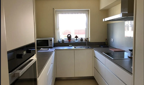 Modern, bright 3-room apartment with separate home office possibilities - an excellent investment property.