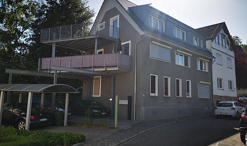 Modernized attic apartment in Mainz-Finthen - bright, quiet, and charming.
