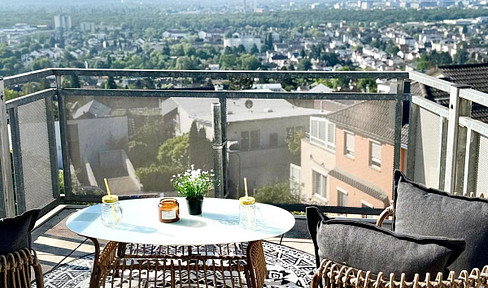 Sofort einzugsbereite 4-Zi-ETW mit zusätzl. Turmzimmer & spektakulärem Blick. Provisionsfrei!