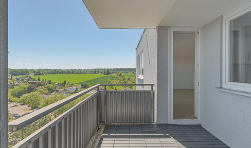 Helle, großzügige Familienwohnung mit Westbalkon und tolle Aussicht