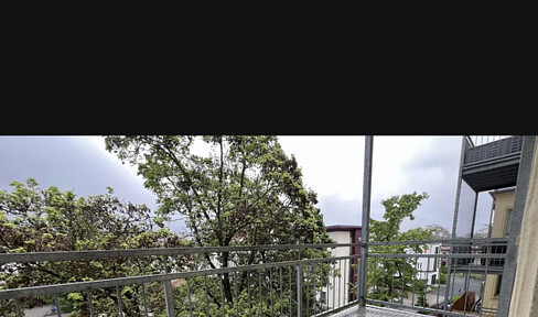3-room apartment with balcony, parking space, located in the Ostfeld area.