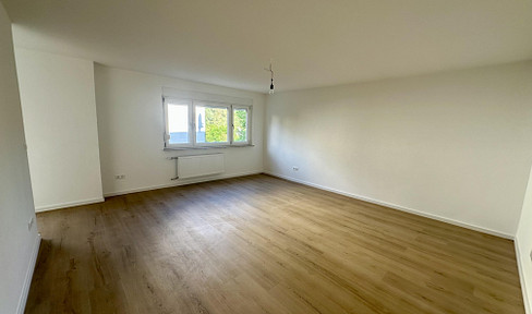 Sanierte 1-Zimmer-Wohnung mit Balkon und Garage in ruhiger Lage