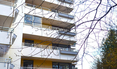 For sale: a 2-room penthouse apartment in Baldham, near Munich.