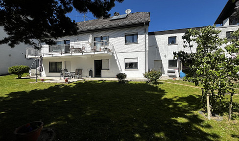 Großzügiges Haus mit Einliegerwohnung , Provisionsfrei