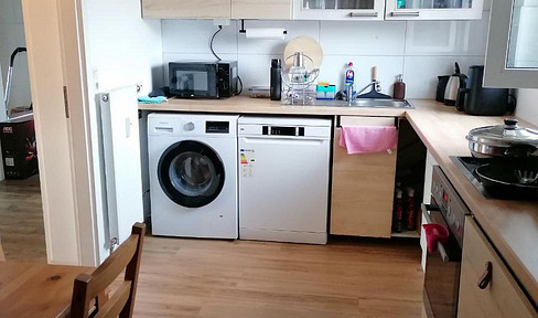 Sunny and well-maintained 3-room apartment in a prime location in Stuttgart-Degerloch.