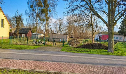 Baugrundstück mit Genehmigung für 741 qm BGF, 8 WE, für Investoren oder Bauträger - provisionsfrei