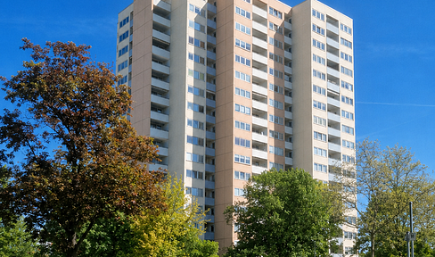 Traumaussicht! Helle 4-Zimmer-Wohnung - ab sofort verfügbar!